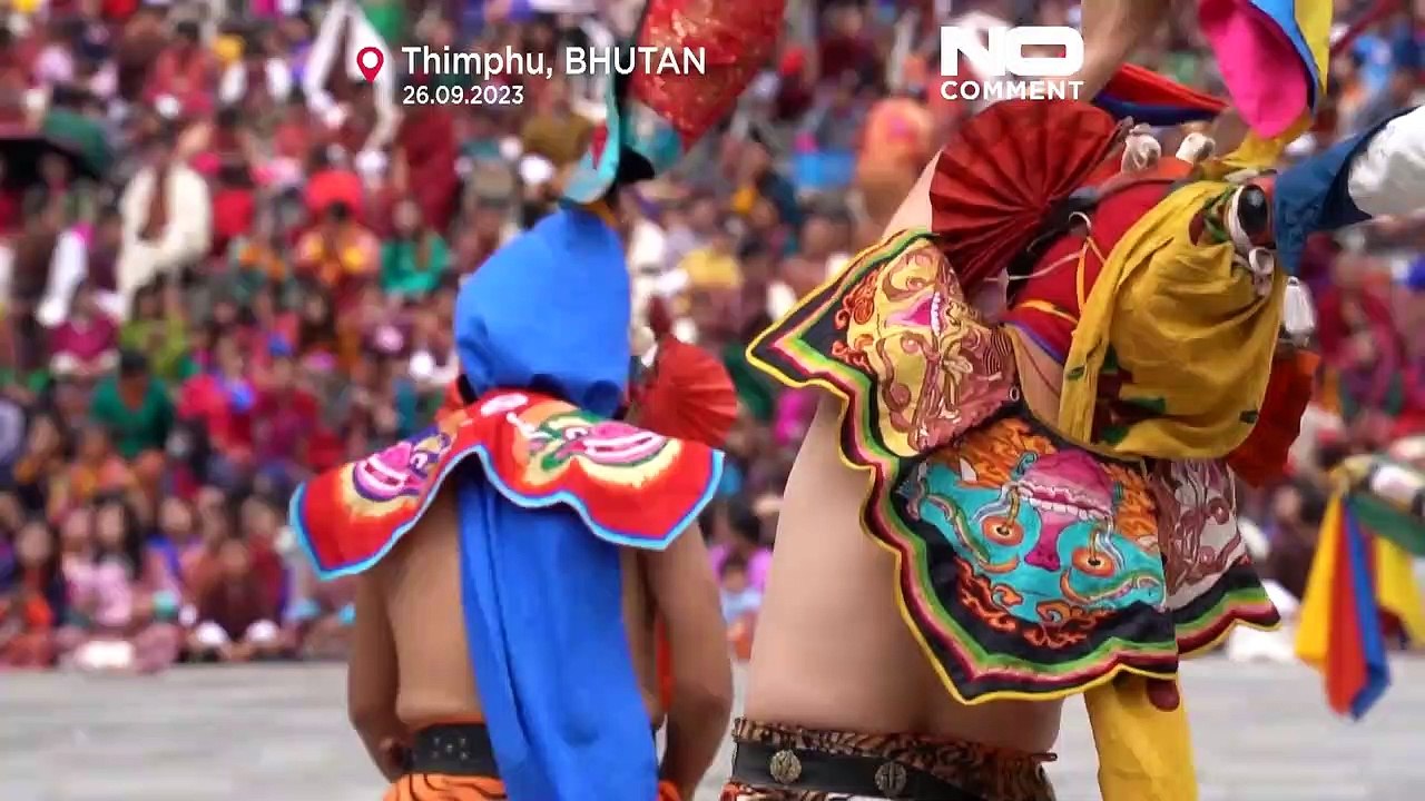 Farbenfrohe tänze im königreich bhutan