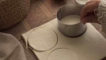 Making Apple Pie like it's the most exotic dessert in the whole world