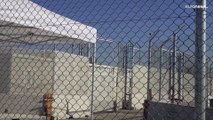 شاهد: إيطاليا تفتتح أول مركز لاحتجاز اللاجئين تمهيدا لإبعادهم