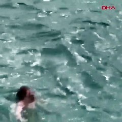 Kadıköy açıklarında vapurdan denize düştü