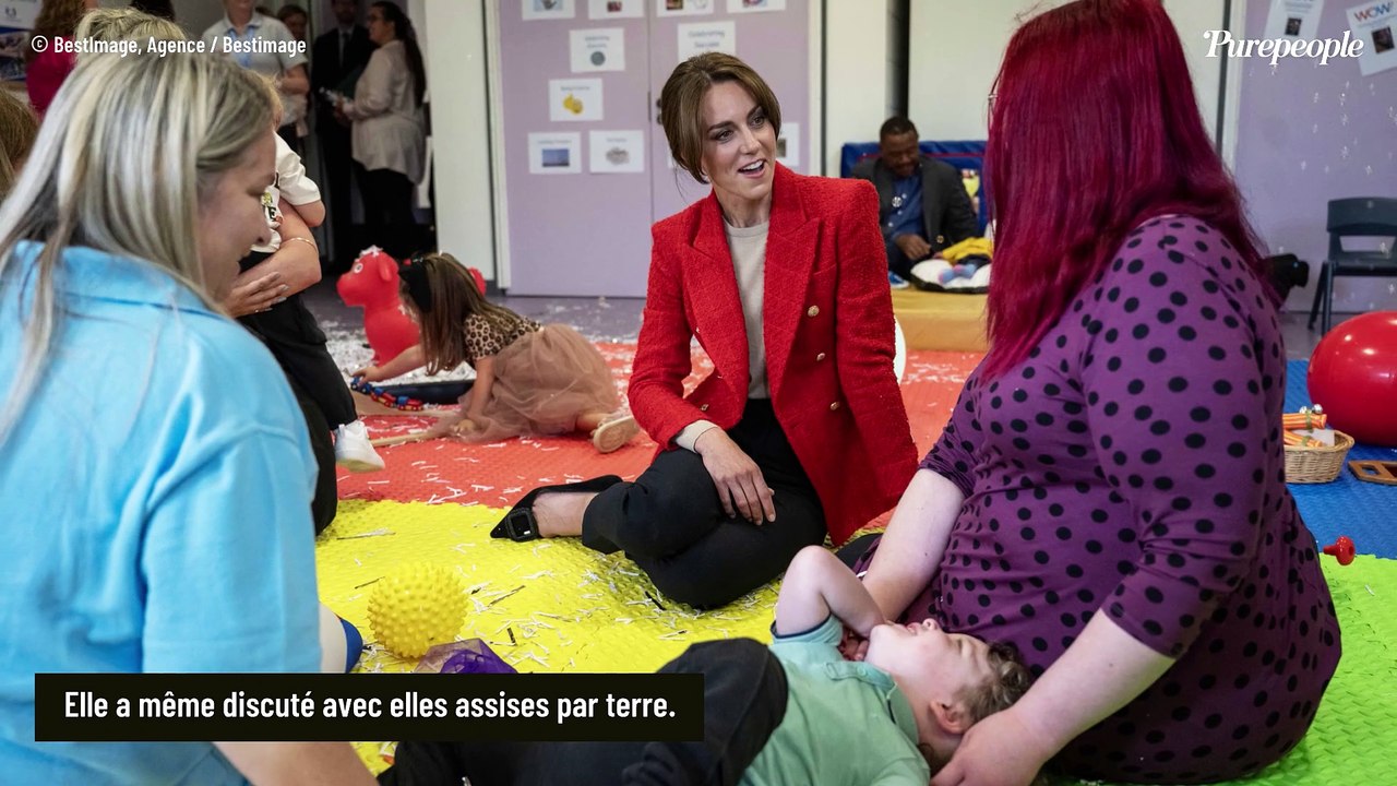 Kate Middleton pétillante : Chignon XXL et veste écarlate, elle s'éclate avec des mamans et des enfants au naturel