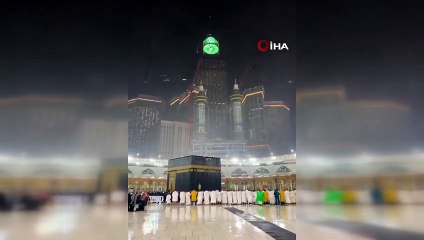 La foudre a frappé la Tour de l'Horloge Royale à La Mecque