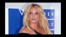 Britney Spears dancing with a knife makes fans feel worried about their idol
