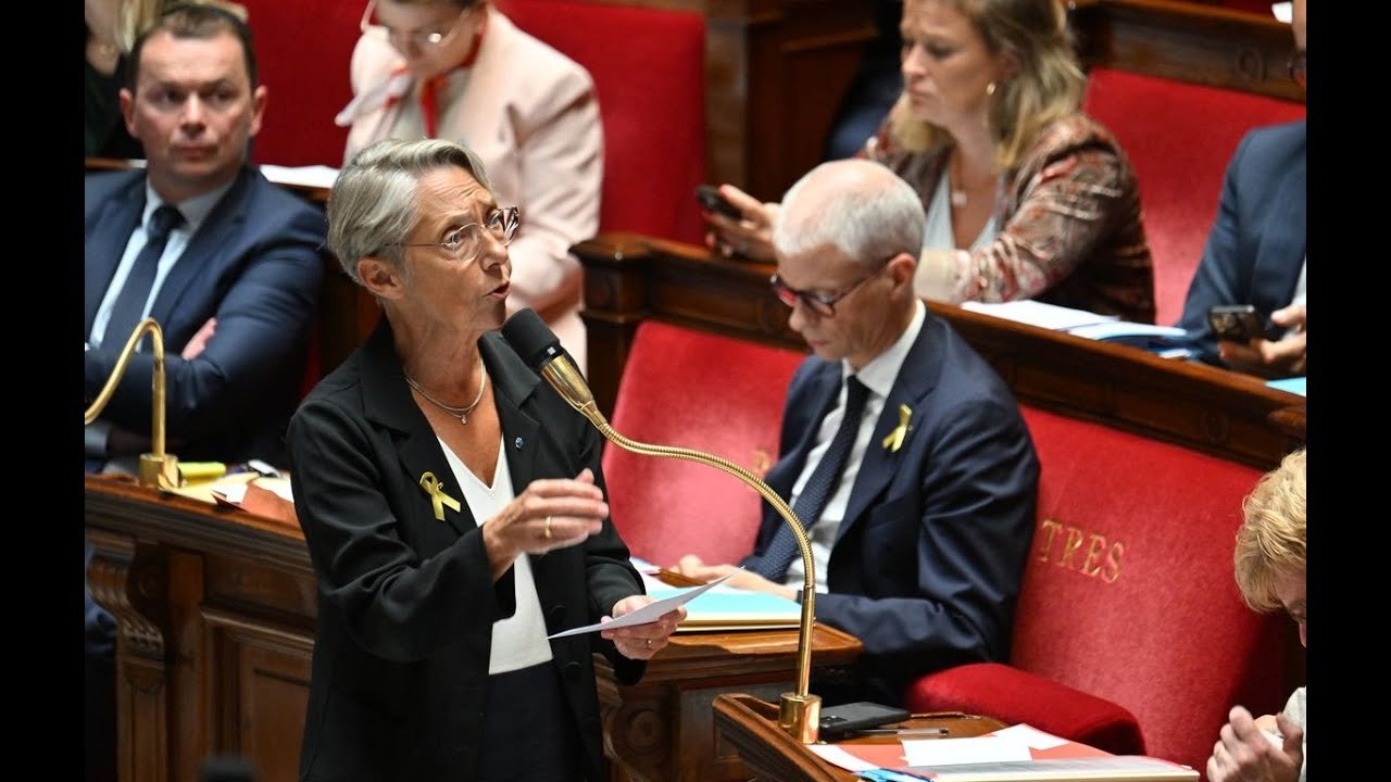 VIDEO: Borne dégaine le 49-3, la Nupes riposte avec une motion de censure