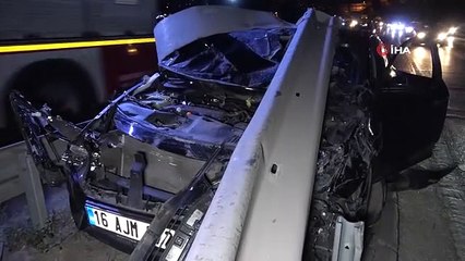 Bursa'da otomobiliyle orta refüje çarpan sürücü kaçtı