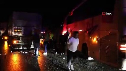 Un camion a heurté un bus à cause de la pluie à Afyonkarahisar : 4 blessés
