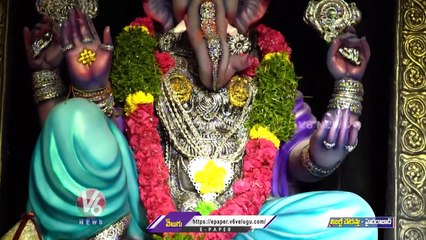 Lord Ganesh Mandapam Set Attracts Public At Liberty Chowrasta | Hyderabad | V6 News