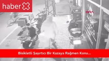 Bisikletli Şaşırtıcı Bir Kazaya Rağmen Konuşmaya Devam Etti