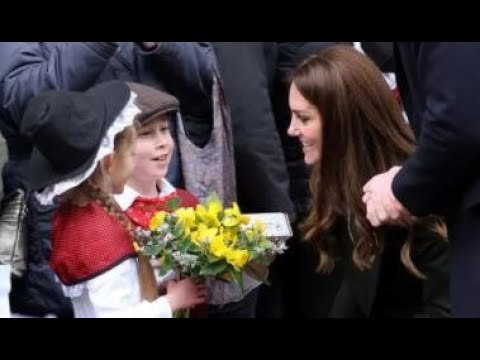 Dites simplement oui William!' Les fans royaux s'effondrent alors que Kate affiche son côté couveur