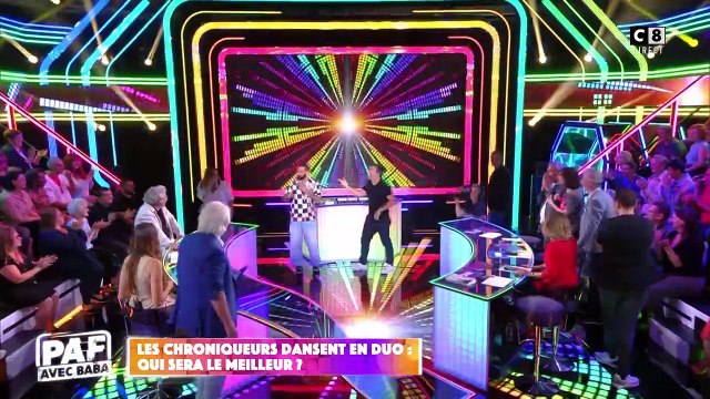 T'es un taré : Alex Goude met une main aux fesses d’une chroniqueuse, énorme polémique dans TPMP