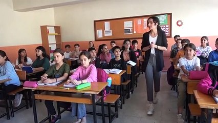 İkiz kız kardeşler Bitlis'e matematik öğretmeni olarak atandı