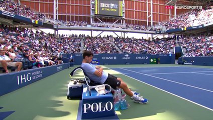 "Je ne peux plus marcher" : Le drôle d'abandon de Thiem face à Shelton