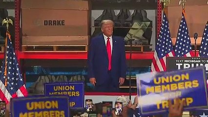 Trump wettert vor Auto-Arbeitern gegen "Umwelt-Spinner"