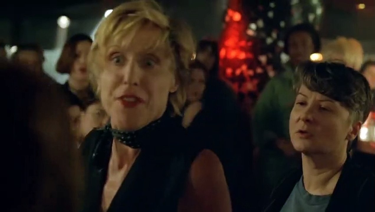 Catherine Lachens dans "Gazon maudit", film de Josiane Balasko de 1995.