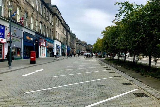 Edinburgh Headlines 28 September: Edinburgh's Elm Row branded a 'missed opportunity' by locals after return of parking bays