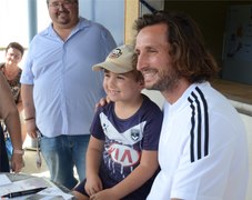 Paul Baysse, ambassadeur des Girondins de Bordeaux, rencontre les jeunes joueurs du CA Castets