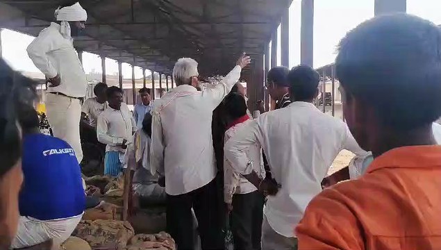 कृषि मंडी में घटतौल को लेकर विवाद, थाने तक पहुंचा मामला