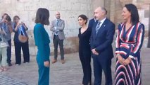 La presidenta de las Cortes de Aragón (Vox) niega el saludo a la ministra Irene Montero