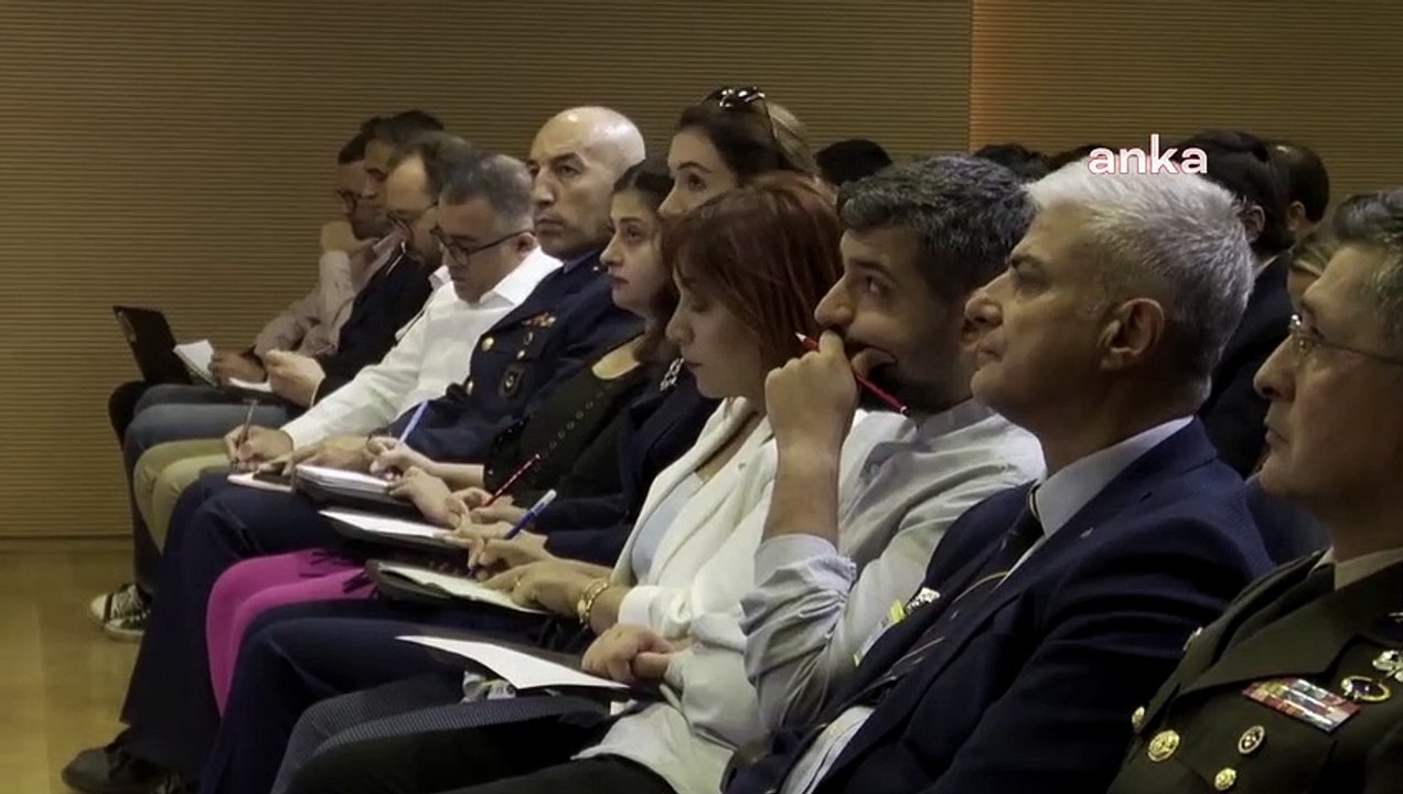 Contre-amiral Zeki Aktürk: ＂Au total, 4 mille 889 kilogrammes de drogue ont été saisis lors d'opérations depuis le début de l'année, dont 20 kilogrammes la semaine dernière...