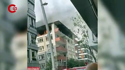 Şirinevler'de bir binada doğalgaz kaynaklı patlama meydana geldi.