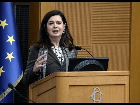 Boldrini: “No all’invio di armi in Ucraina, è la tr@ppola di Putin. Non si risolverà così la guerr@”