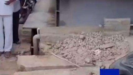 కర్నూలు: రోడ్డును ఆక్రమించి అక్రమ కట్టాడాలు... చర్యలు ఎక్కడ..?