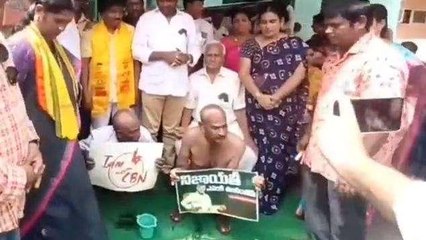విశాఖ జిల్లా: గుండు కొట్టించుకున్న టీడీపీ నేతలు.. ఎందుకో తెలుసా?