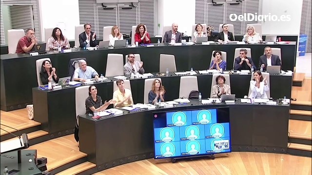 Vecinos afectados por la tala de árboles de la ampliación de la L11 del Metro de Madrid son expulsados del Pleno del Ayuntamiento