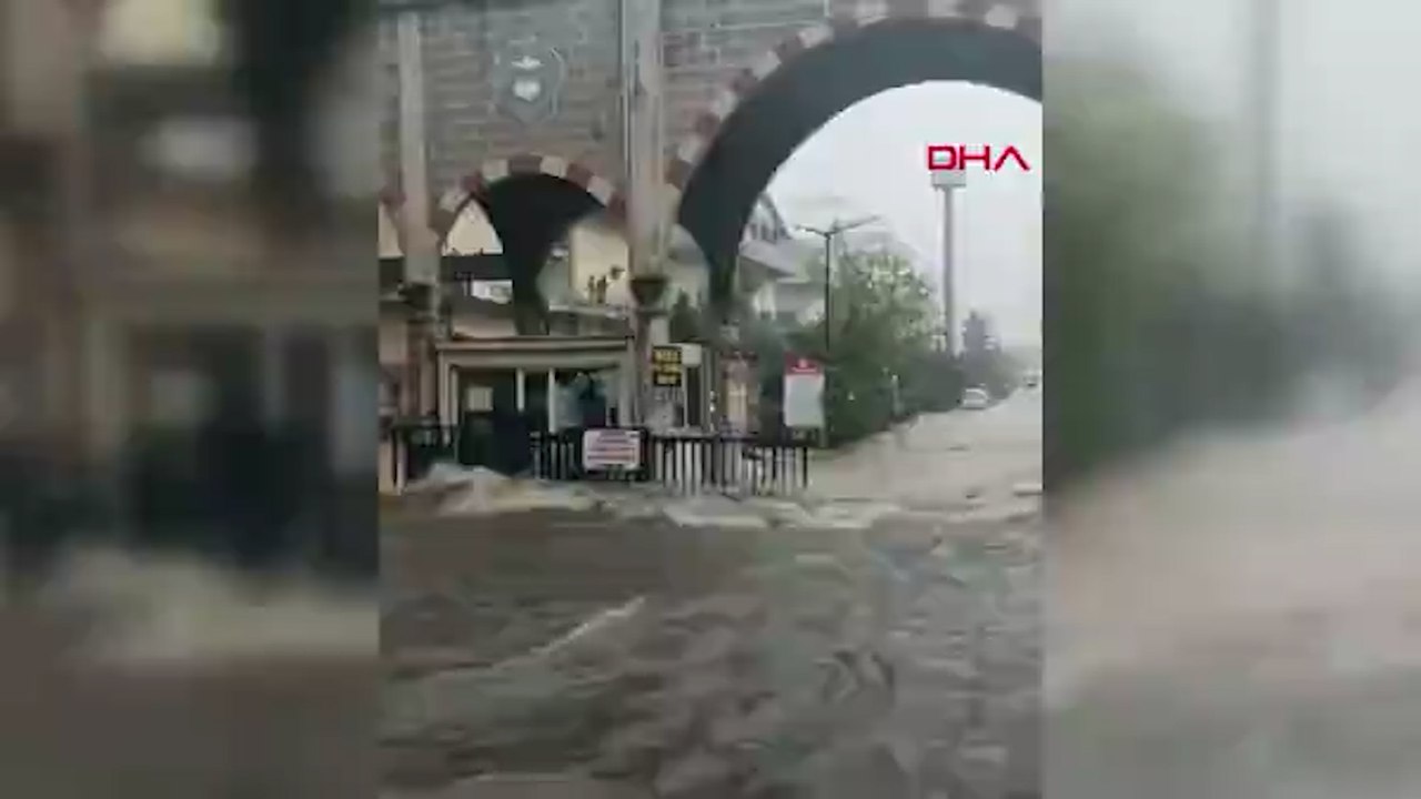 İstanbul’da sağanak sele neden oldu: Birçok ilçe sular altında