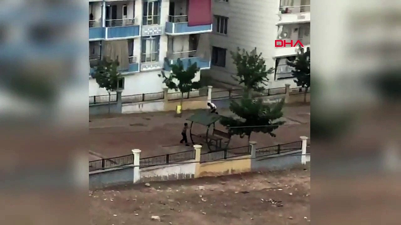 Un jeu dangereux d'enfants à Siirt a été filmé sur un téléphone portable