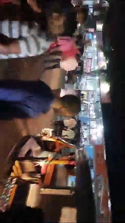 बीच शहर ऑटो ड्राइवरों के मध्य जमकर हुई मारपीट, एक-दूसरे पर बरसाए मुक्के-डंडे, वीडियो वायरल