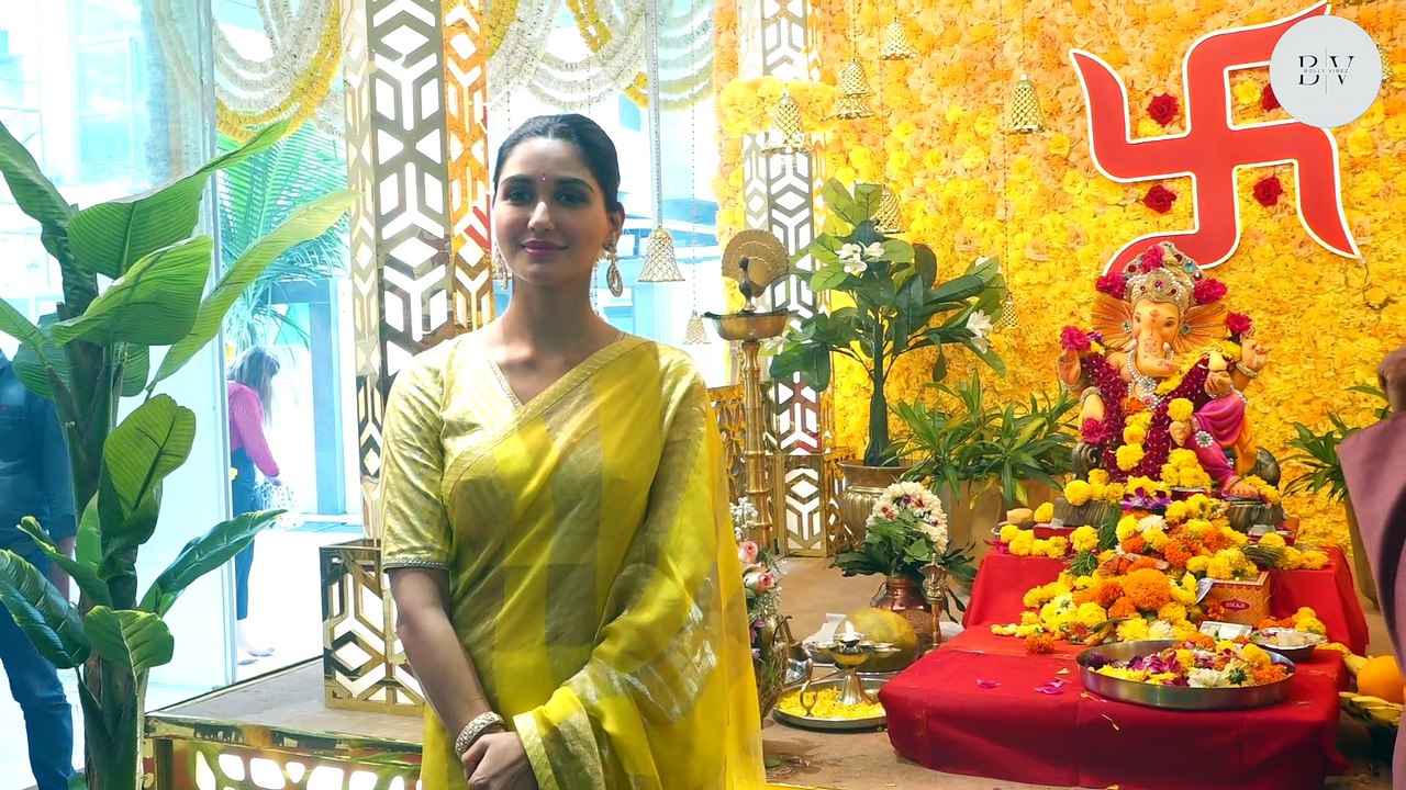 Karan Johar, Salma Agah, Sara, and More at T-Series Office for Ganpati Darshan