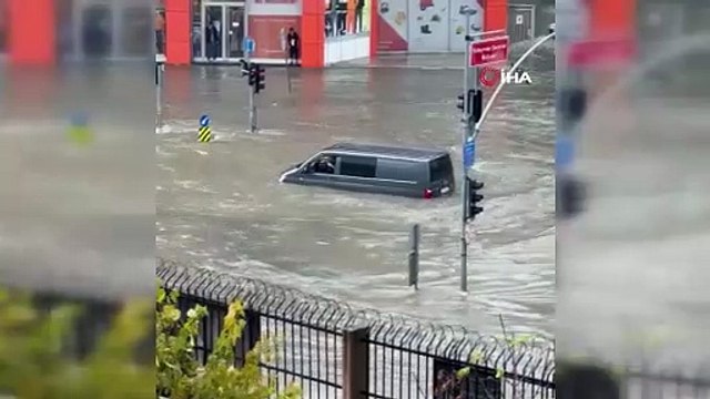 Meteoroloji günler öncesinden uyarmıştı! İstanbul yine sular altında
