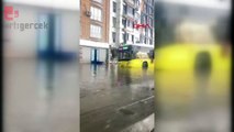 İstanbul sağanağa teslim: Yollar göle döndü, iş yerlerini su bastı