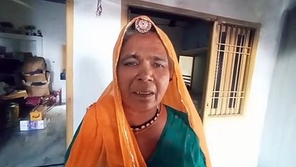 चार्ज पर लगे ई-रिक्शा ने पकड़ी आग, ई-रिक्शा सहित चार वाहन जले