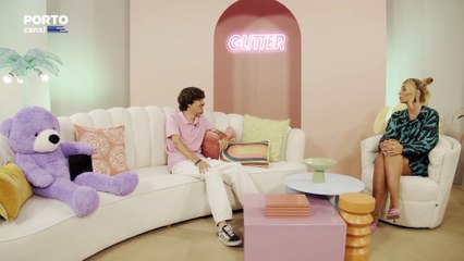 Glitter Late Night - Lucas with Strangers