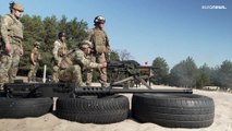 أمين حلف الناتو يصل كييف وموسكو تزيد الإنفاق الدفاعي بنحو 70 بالمئة