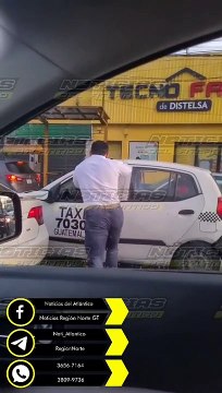 Conductores se van a los golpes en medio de caos vehicular