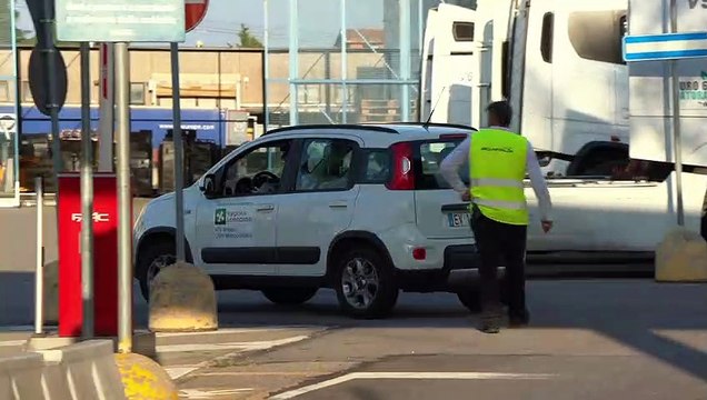 Basiano: investito dal camion in un deposito, muore operaio