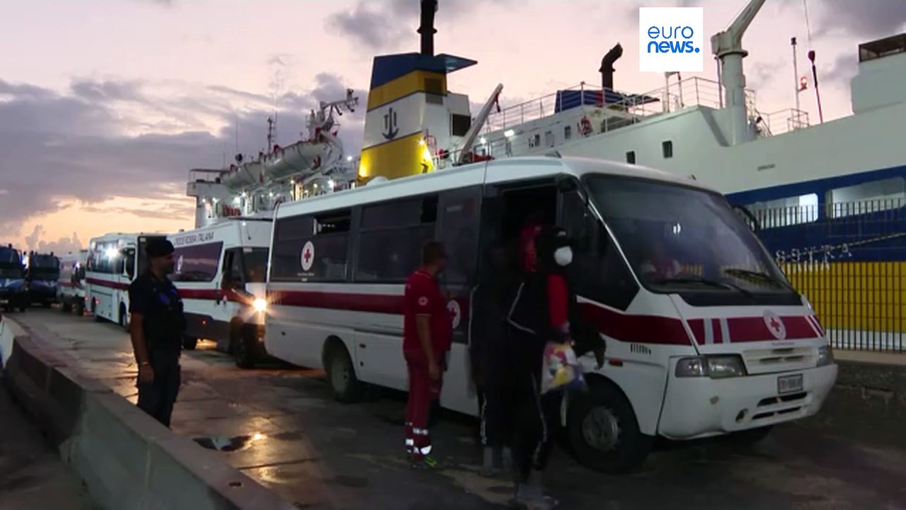 Für Menschen aus „sicheren Herkunftsländern': Italien richtet Abschiebeunterkunft in Pozzallo ein