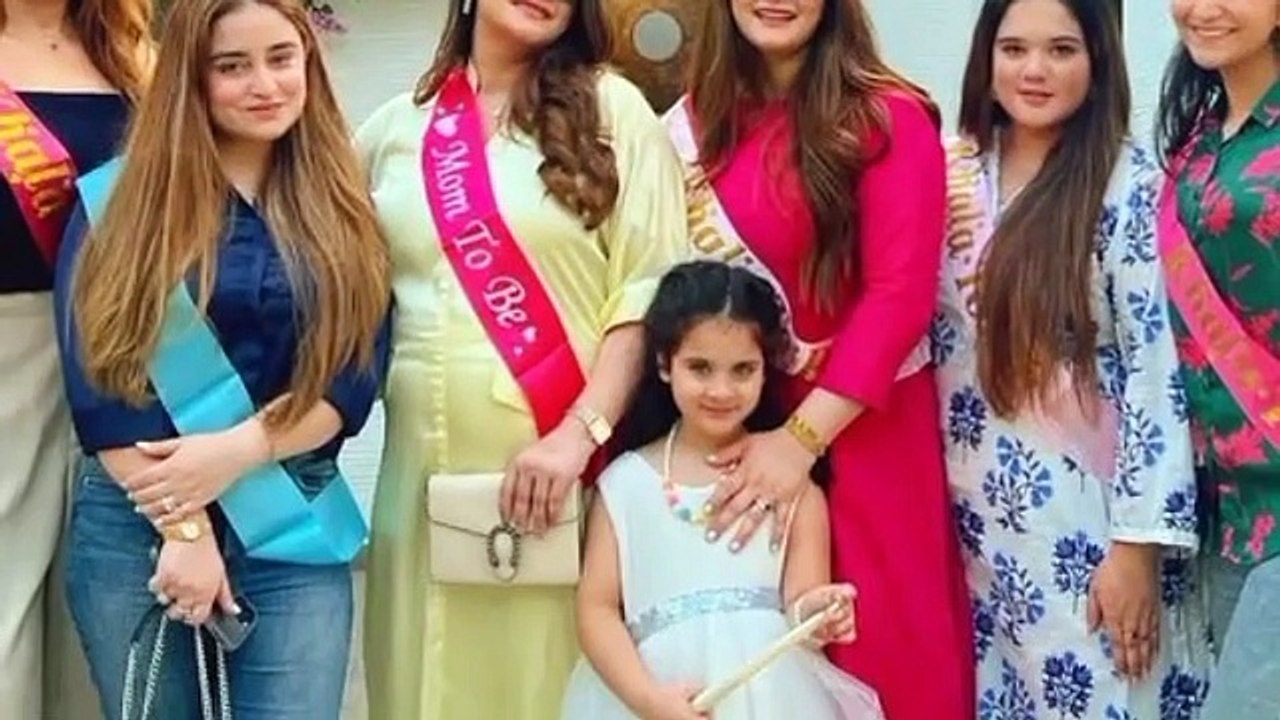 Pregnant Minal Khan In Salon With Her Mother Before Going To Hospital
