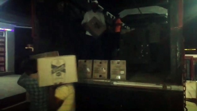 पशु आहार के बीच शराब तस्करी, 80 लाख रुपए की शराब के 711 कार्टन जब्त