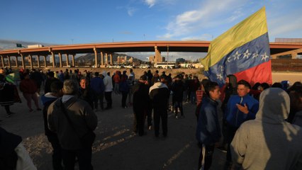 Estudio revela que más de la mitad de los venezolanos quiere irse de su país por razones económicas