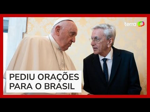 Caetano Veloso recebe benção do Papa Francisco no Vaticano