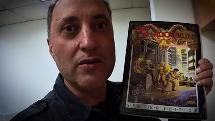 #Pregunte Quién es más tonto ¿el que presta un libro  o quien lo devuelve?