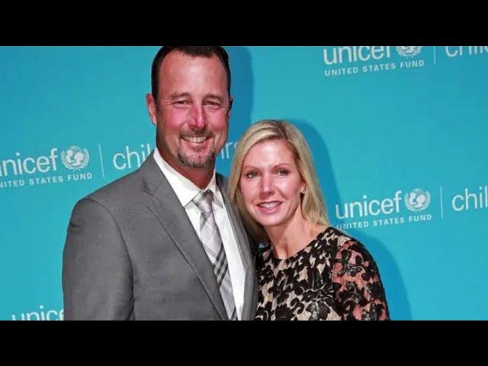 Ex-Red Sox knuckleballer Tim Wakefield & wife have cancer, Curt Schilling reveals without permission