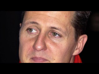 VIDEO: Michael Schumacher : Un journaliste lance une blague très déplacée sur le champion et provoqu
