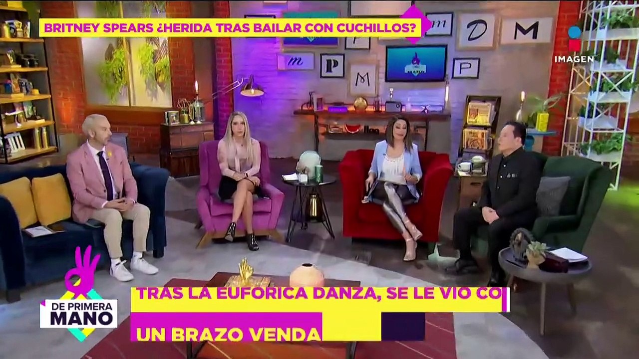 Britney Spears se habría lastimado al bailar con cuchillos