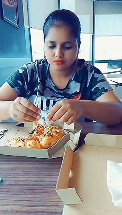 dominos_pizza_