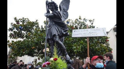 VIDEO: En Vendée, la fameuse statue de Saint-Michel déplacée… de quelques mètres